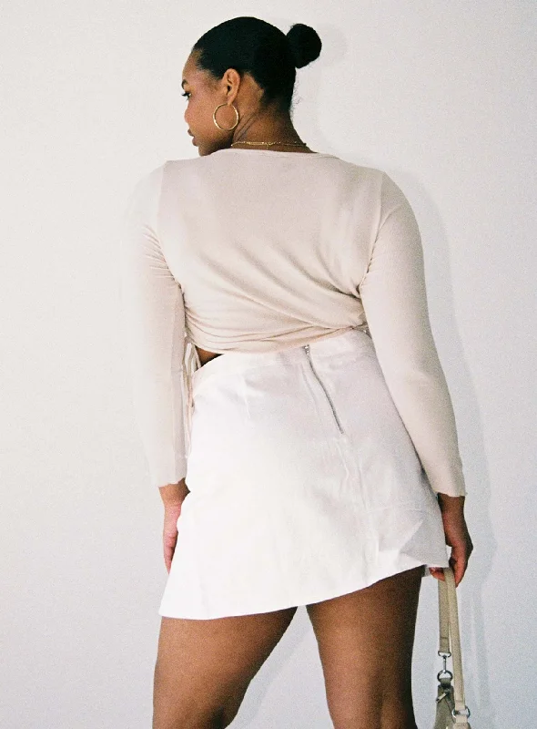 Madison Mini Skirt White Curve