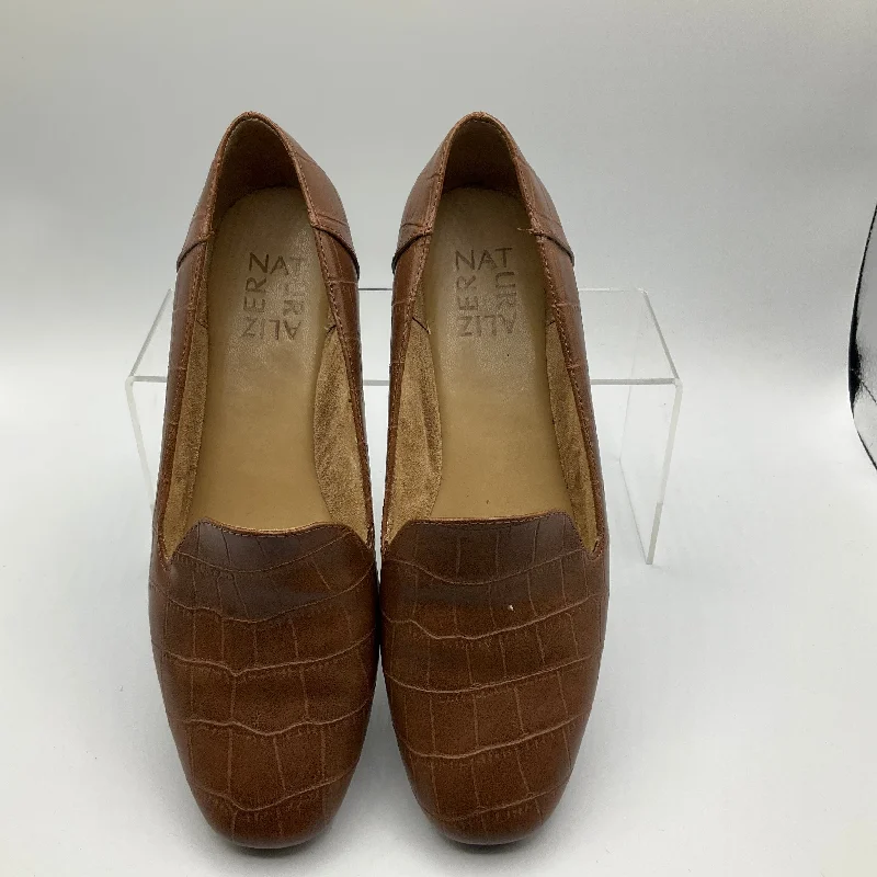 Brown Shoes Flats Clothes Mentor, Size 6