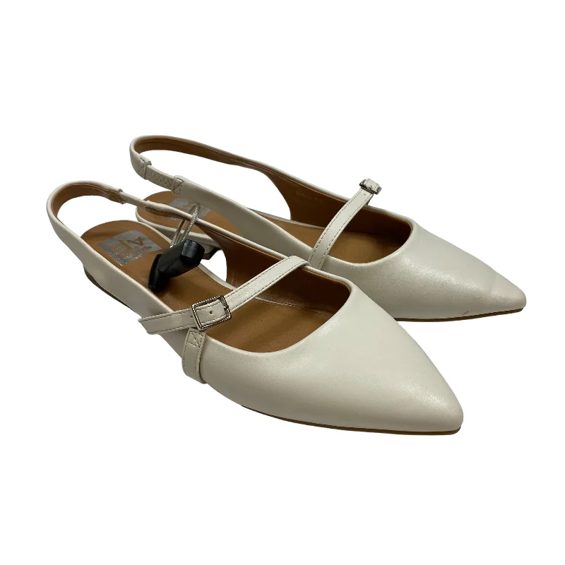 White Shoes Flats Dolce Vita, Size 8.5