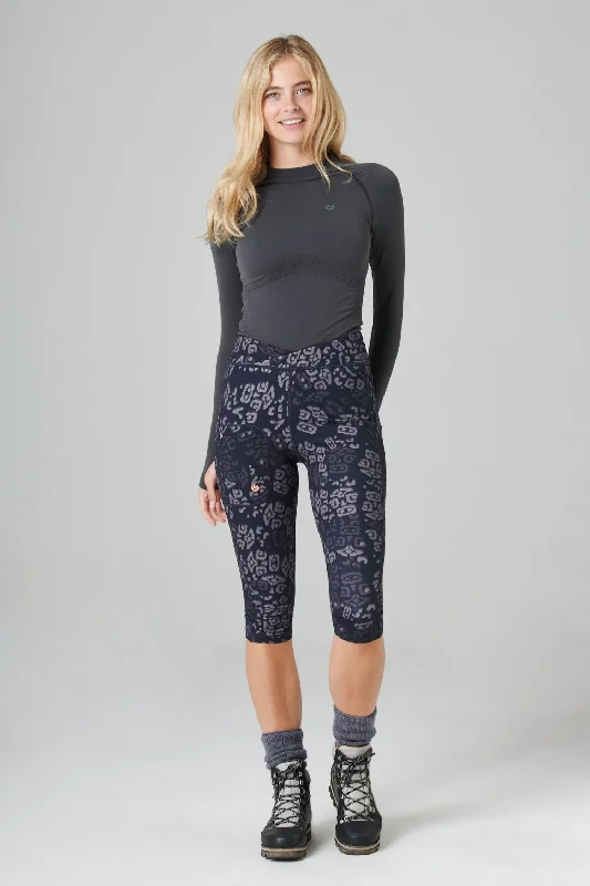 The Recycled Outdoor Capri Leggings - Navy Wild Print