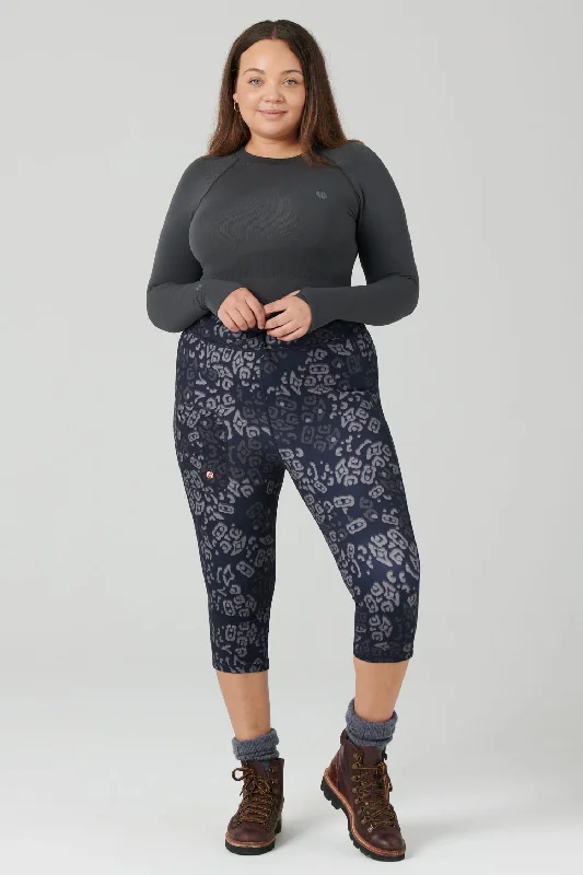 The Recycled Outdoor Capri Leggings - Navy Wild Print